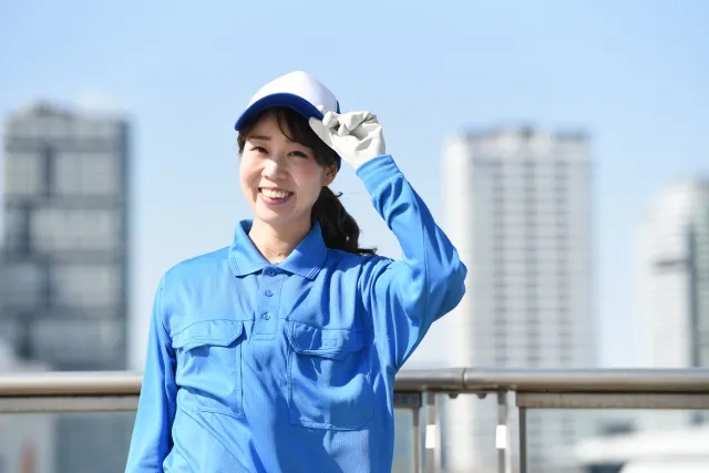 作業着の女性