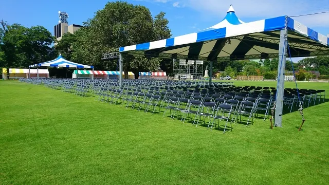設営後の屋外イベント会場のイメージ