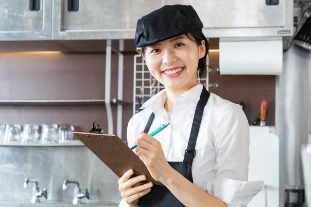 注文を受ける女性
