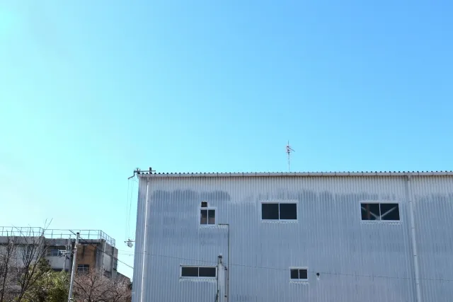 作業を行う倉庫のイメージ