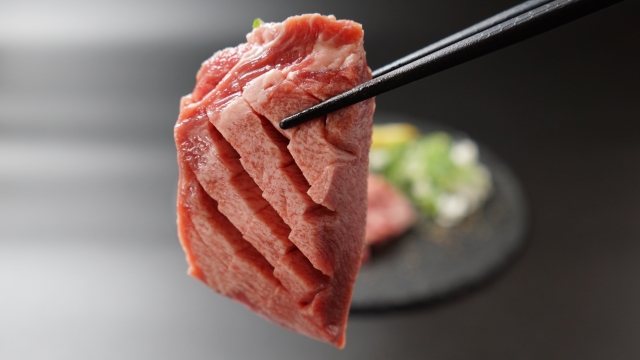 厚切りの牛タンのイメージ