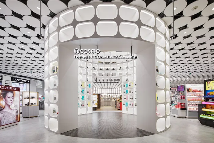 アットコスメ外観