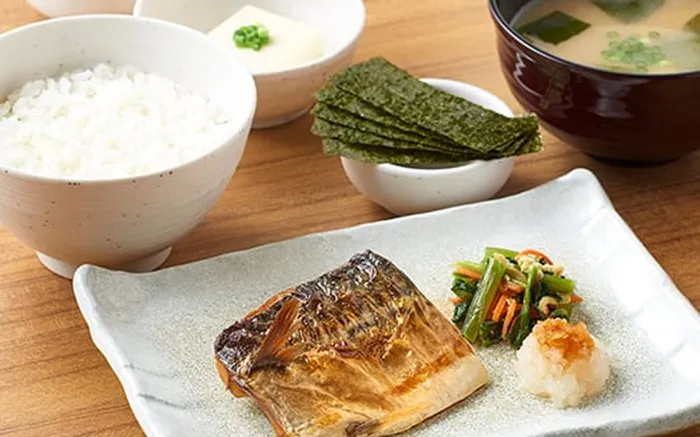 やよい軒サバの塩焼朝食