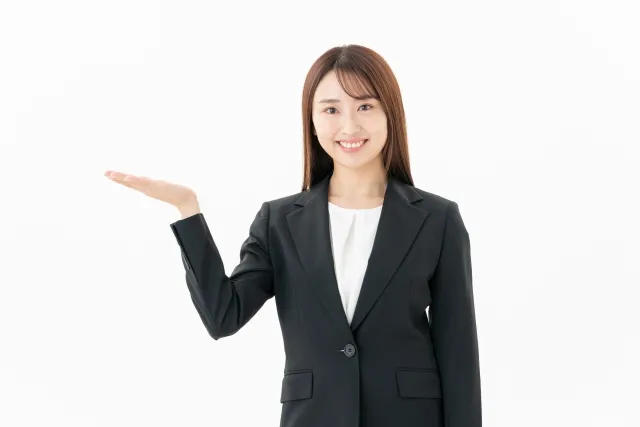 ご案内する女性