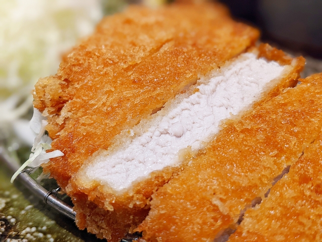 揚げたてのとんかつのイメージ