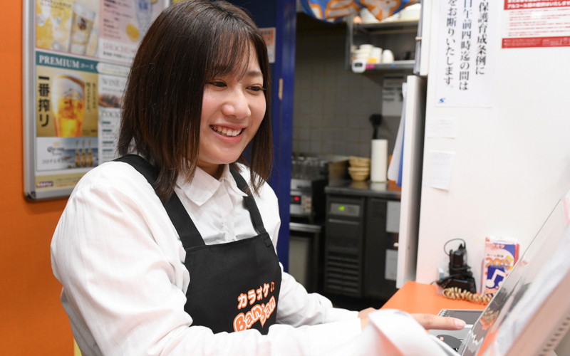 カラオケバンバンスタッフ画像