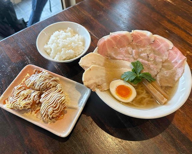 らーめん まるかん 松阪こむぎむら店のフォトギャラリー4