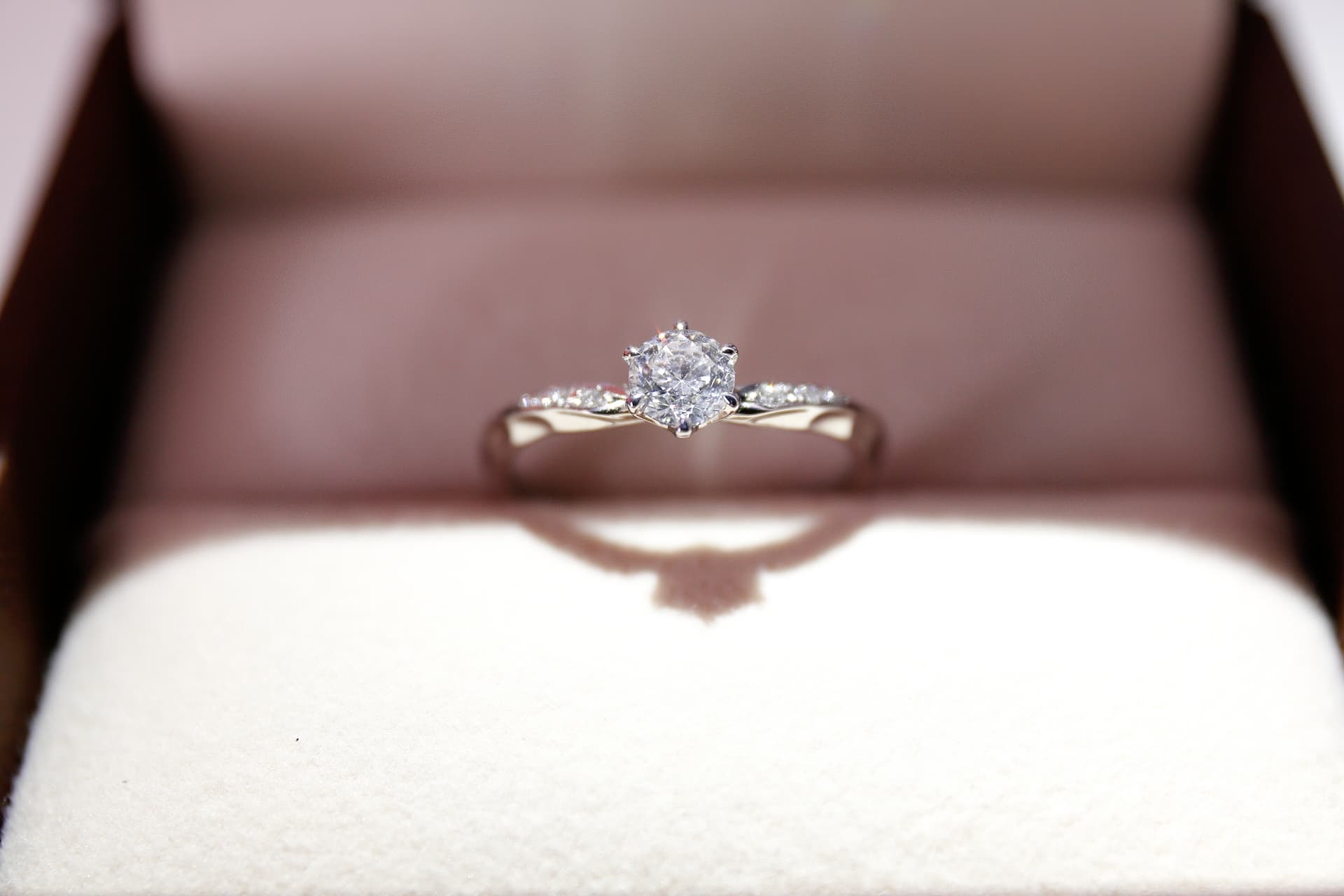 株式会社シーエーセールススタッフ（三宮駅）の女性バイト求人情報