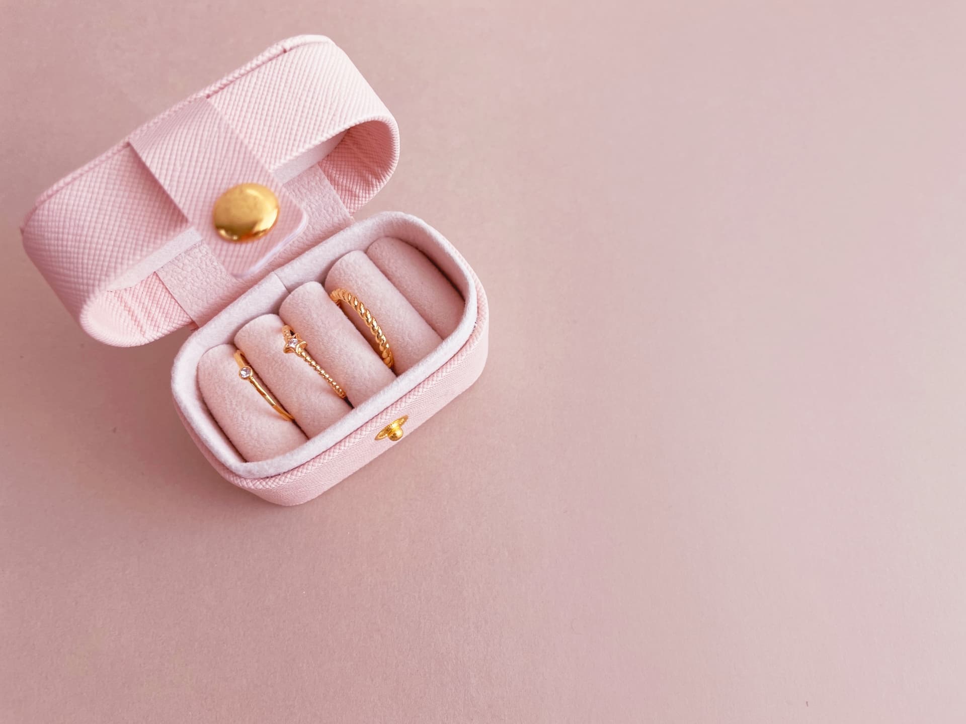 株式会社シーエーセールススタッフ（池袋駅）の女性バイト求人情報