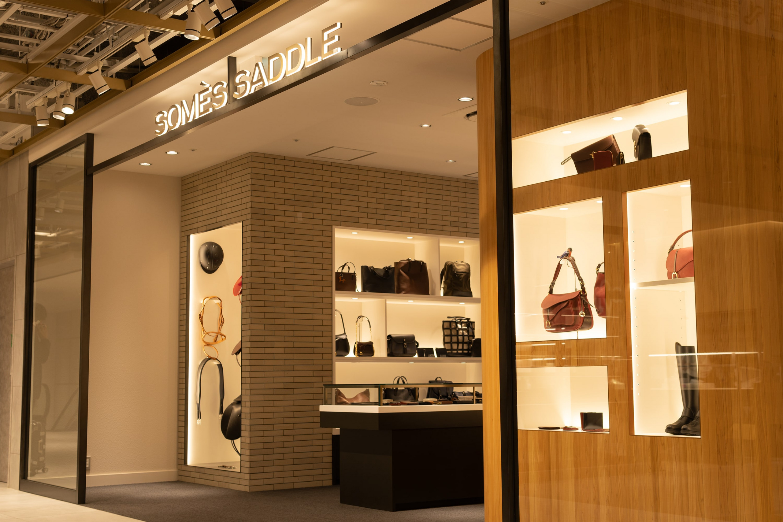 株式会社シーエーセールススタッフ（福岡市）の女性バイト求人情報