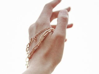 株式会社シーエーセールススタッフ（中央区）の女性バイト求人情報