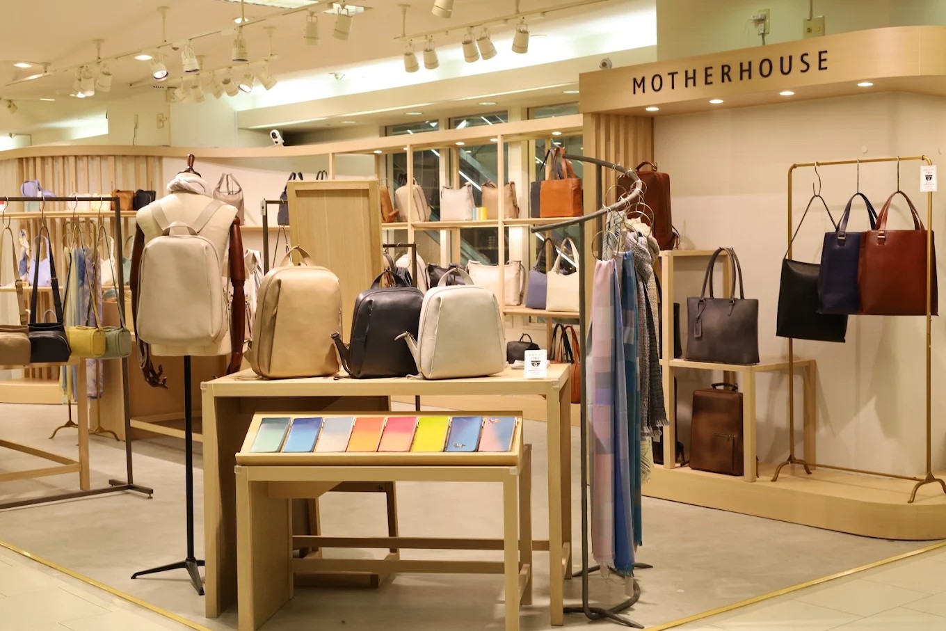 株式会社シーエーセールススタッフ（市ケ谷駅）の女性バイト求人情報